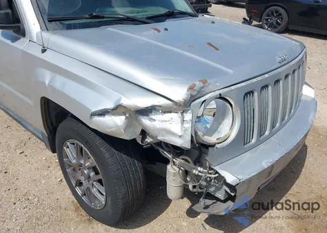 2008 Jeep Patriot Sport from USA, damaged, VIN 1J8FT28088D796513
